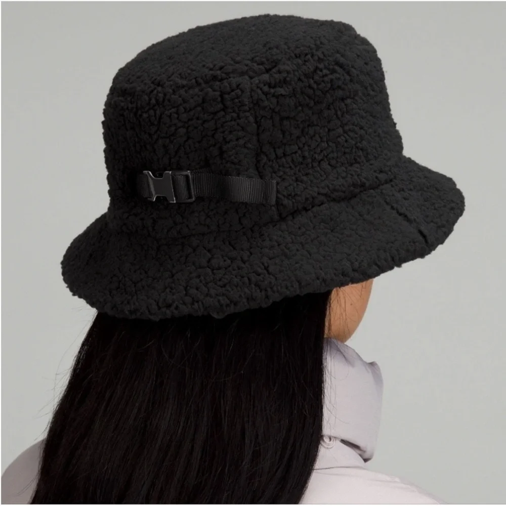 Lululemon Textured Fleece Bucket Hat in Black Size M/L